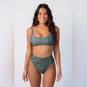 NWT Monroe bottoms in Alabama print